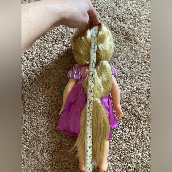 Disney Rapunzel doll from Tangled - Picture 2 of 5